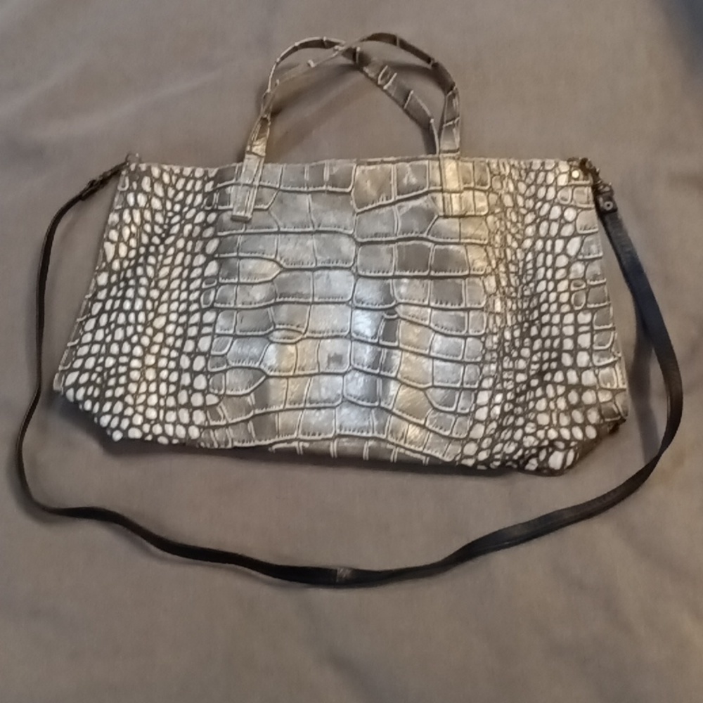 B May Essential Tote
